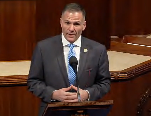 Molinaro questions Hochul about migrants and money